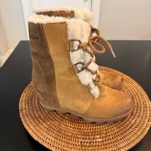 Sorel Joan of Arctic Boots Women's 9.5 Nubuck Shearling Hidden Wedge Booties